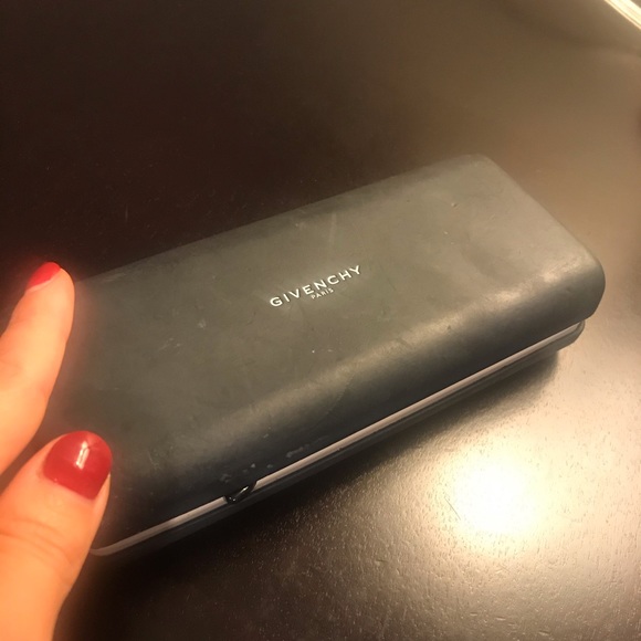 Givenchy Cat eye Sunglasses - Picture 5 of 5